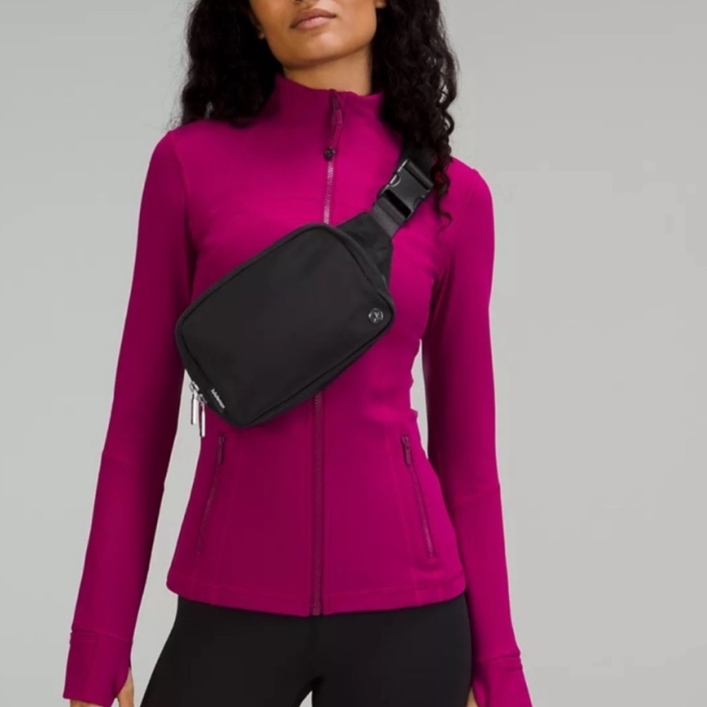 NWT Large Lululemon Everywhere Belt Bag